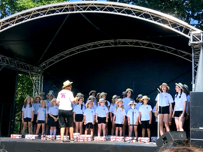 Junior Fascinating Rhythm Thornbury Carnival 2017